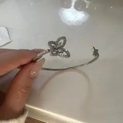 蝶々モチーフ クリスタルバングル