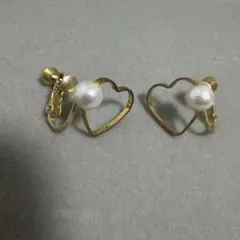 ハート型パール付きゴールドイヤリング
