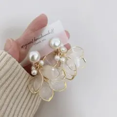 再販♡ぷっくりパール×じゃらパール×クリアゴールドひし形花びらイヤリング