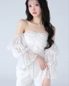 m me eme サイドリボンビジューオフショルダーシアートップス mmeeme
