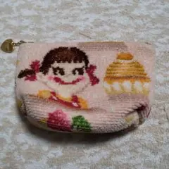 LOVERARY by FEILER ケーキ刺繍ポーチ ペコちゃん