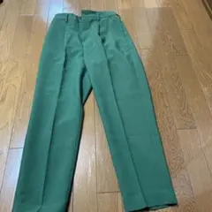 緑色ゴムウエストスラックス