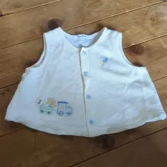 ファミリア　ベビーベスト クリーム色 クマと犬刺繍