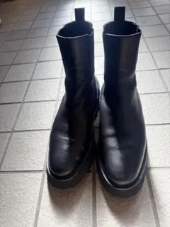 ブラックレザーサイドゴアブーツ