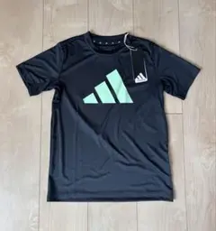 新品アディダス半袖Tシャツ 140cm黒　速乾　スポーツシャツ