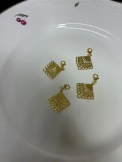 金色 扇形チャーム 4個セット　扇子
