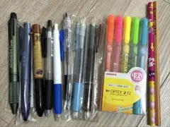 ボールペン(5色1本、3色2本、2色2本、黒7本)、蛍光ペン5色、鉛筆2本