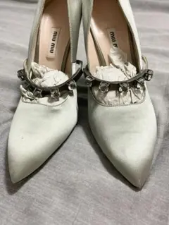 miumiu グレー　パンプスのサムネイル
