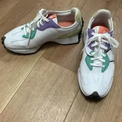 New Balance カラフルスニーカー