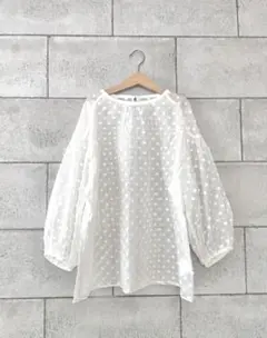 Ballsey モノクロームフラワープリント ピンタックフレンチスリーブ