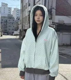 激カワ 完売 モニカベビー ツノ付き パーカー ヒスミニ好き - メルカリ