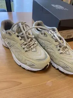 newbalanae ML725G BEIGE