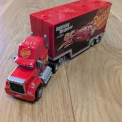 Rust-eze Lightning McQueen トレーラー