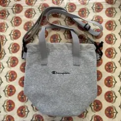 美品　champion ショルダーバッグ グレー
