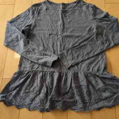 UNIQLO 150 ブルー 刺繍フリル長袖カットソー