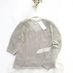 ベージュ ニット