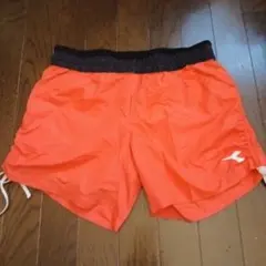 レディース　オレンジ ショートパンツ