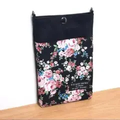 スマホポーチ(本体)　花柄　黒　バラ　サコッシュ　ミニショルダー　サブバック