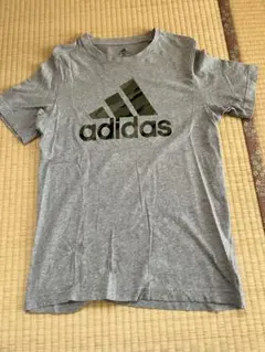 adidas グレー Tシャツ Sサイズ