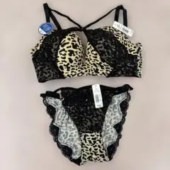 新品【San-ai Resort】ヒョウ柄セパレート水着 9М モノクロ 新品【San-ai Resort】ヒョウ柄セパレート水着 9М モノクロ - メルカリ