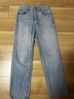 GU ハイウエストストレートジーンズ