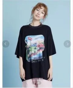 最終お値下げオーバーサイズ グラフィックTシャツ ブラックのサムネイル