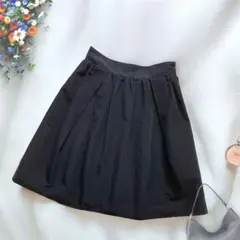 《BARNEYS NEWYORK》 フレアスカート 36 黒 ツータック 日本製のサムネイル