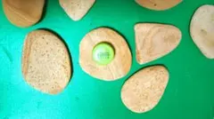 流紋岩　自然石　　13枚　1482グラム