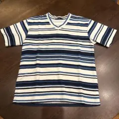AKM 青と白のストライプ Vネックニット