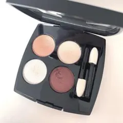 CHANEL レ キャトル オンブル 382 ルミエール エ ヴィブラシオン