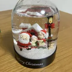 クリスマスの飾り物　スノードーム　サンタクロース
