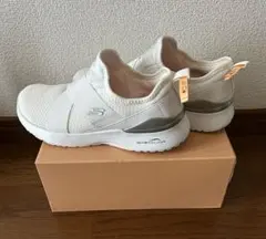 ☆ Skechers ☆ スリッポン ホワイト　25.5㎝