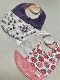 カラフルなリバーシブル柄スタイ2枚セット