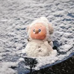 POPMART Twinkle Twinkle Hug from Snowman