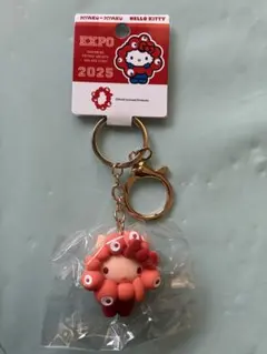 万博　ミャクミャク サンリオ　 推しカラー立体マスコットキーホルダー キティ