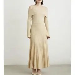 ✨美品✨LILY BROWN オフショルラメニットワンピース　フレア　Aライン