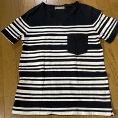 nano VネックTシャツ 黒と白のストライプ