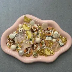 No.3411 ぐで猫 クリスタル ハート ビーズ ハンドメイド チャーム No.3411 ぐで猫 クリスタル ハート ビーズ ハンドメイド チャーム