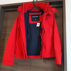 【新品タグ付き】abercrombie kidsフード付きジャケット M 赤