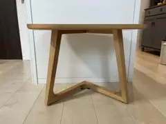 ナイトテーブル