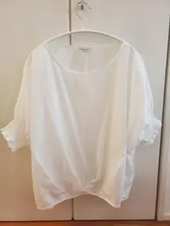 アースミュージック&エコロジー✨ホワイトパフスリーブ5分袖ゆるだぼフリルブラウス