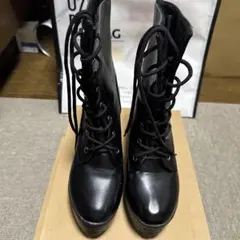 黒 レースアップブーツ 中ヒール