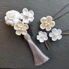 卒業式　つまみ細工の髪飾り　牡丹　白