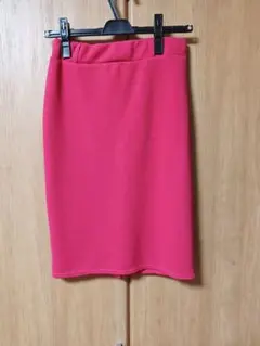 未使用に近い美品サイズ表示ナシ ピンク タイトスカート スリット入り