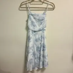 青い花柄ノースリーブミニワンピース
