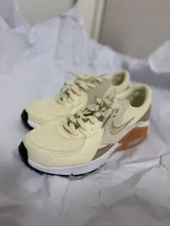 NIKE エア マックス エクシー 23.5cm