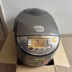 炊飯器 一升(10合) 炊き ZOJIRUSHIのサムネイル