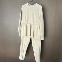 入学式，卒業式　セットアップ　セレモニースーツ パンツスーツ