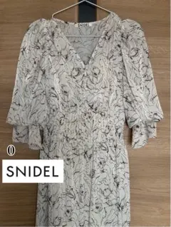 SNIDEL 花柄ワンピースのサムネイル