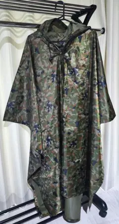【美品】【希少】自衛隊迷彩柄 ポンチョ アウトドア サバゲー雨衣 陸自 仮眠覆い 迷彩ポンチョ(陸上自衛隊/迷彩/衣類/雨衣/防寒/小物/サバゲー